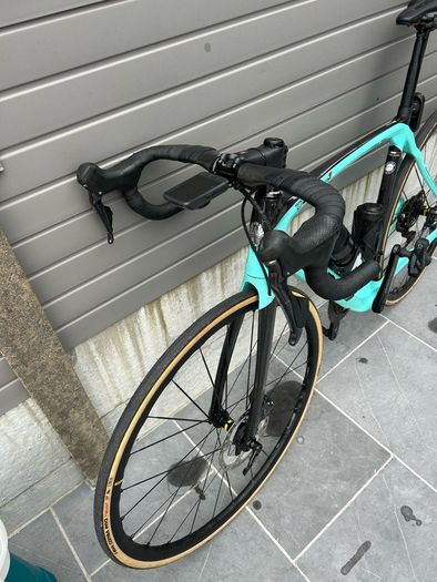 Bianchi Oltre XR3 Road Bike