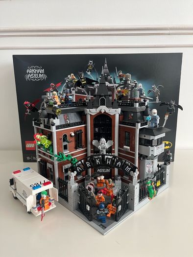 LEGO DC Arkham Asylum 76300