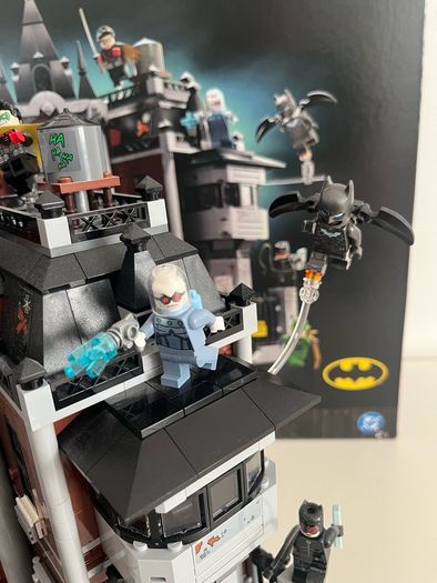 LEGO DC Arkham Asylum 76300