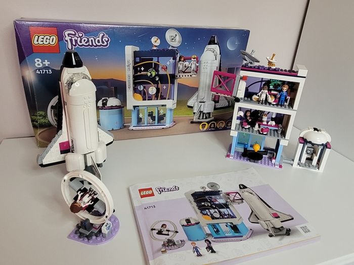 LEGO Friends 41713 Olivias Space Academy