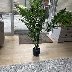 Artificial palm plant