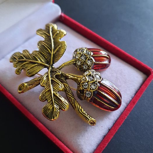 Oak Nut Leaf Enamel Brooch with Crystals Autumn Nature Jewellery Acorn Brooch Pin Badge