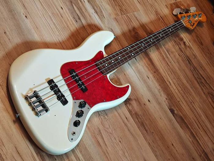 Fender Japan '62 Reissue Jazz Bass (Delivery available)
