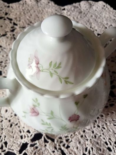 Wedgwood "Campion" Lidded Sugar Bowl