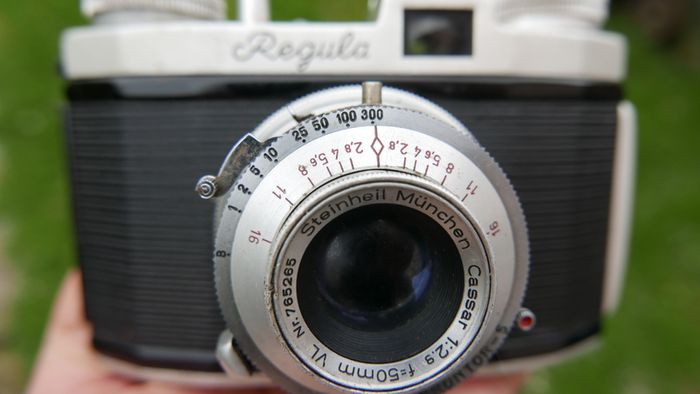 Vintage KING REGULA CAMERA made in Germany in leather case 1950s