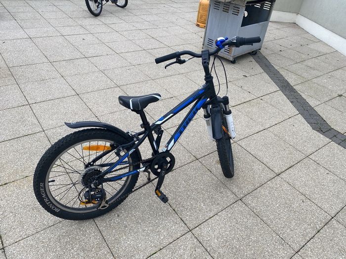 boys 16 inch Trek bike