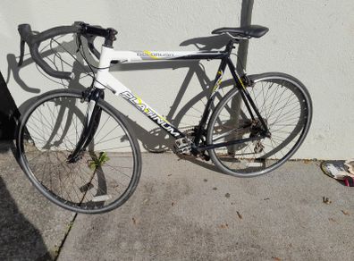Mens road bike / racer