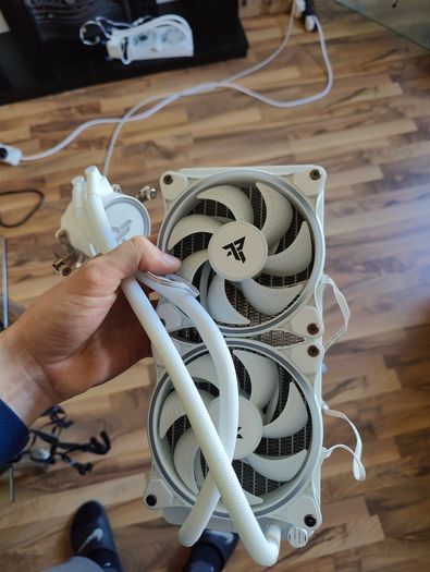 Tempest Liquid Cooler 240mm RGB White