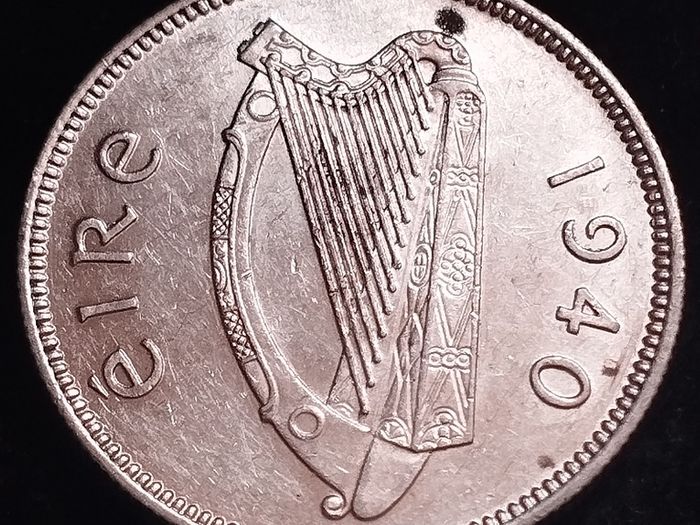 #867 - Ireland - 1940 - Shilling - Scratches - Silver - KM.14
