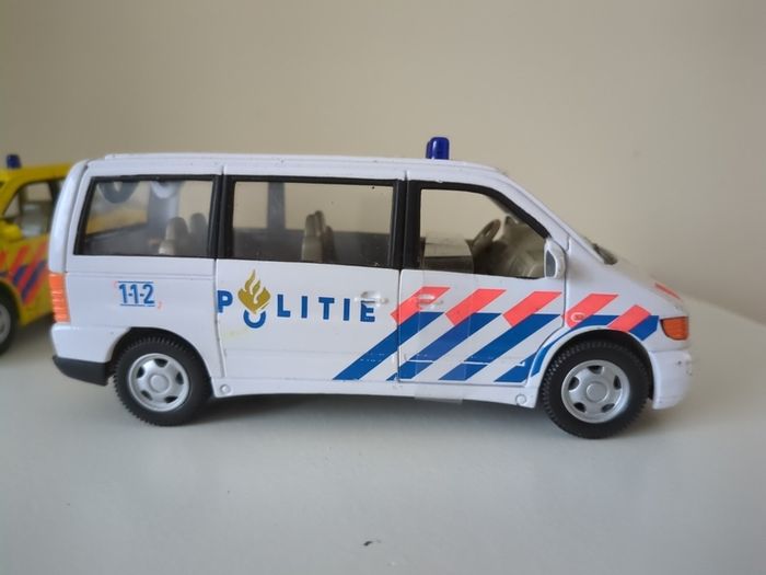Condition 1:43 Die-Cast Models - Mercedes Vito Ambulance & Police Van