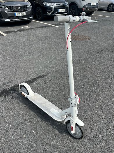 Title: Xiaomi Electric Scooter 3 Lite (White) - Excellent Condition