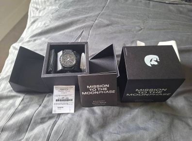 Swatch omega moonswatch