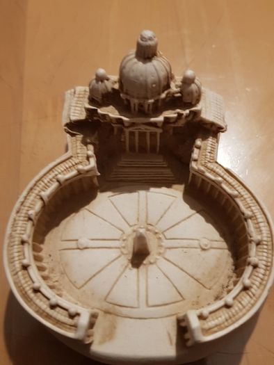 Small Resin Souvenir Roma San Pietro Keepsake