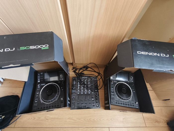 2x Denon Dj Sc5000 and Pioneer DJM850 for sale