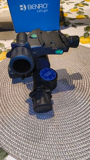 Benro gear drive tripod head