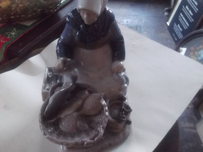 aroyal copenhagan fish lady figurine