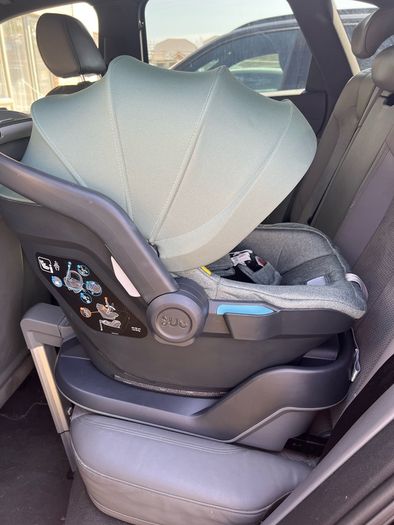 Uppababy Car seat and base