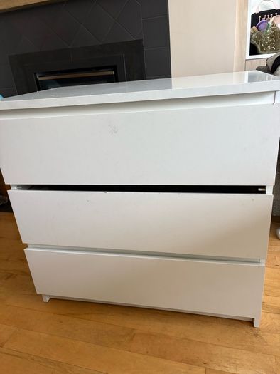IKEA MALM Chest of drawers middle bar is missing