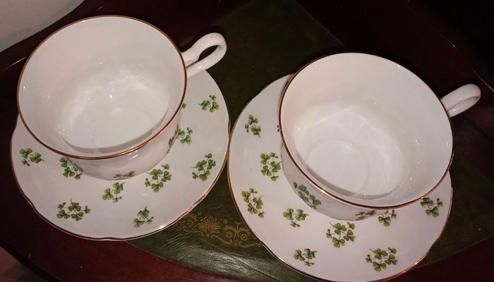 2 x Royal Grafton Fine Bone China Tea Cup & Saucer Set England Green Shamrock Floral