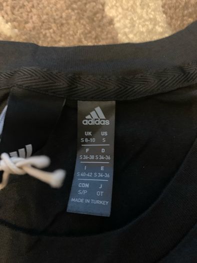 Adidas top