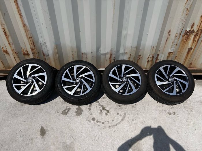 Genuine Volkswagen Woodstock 16" Alloy Wheels