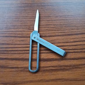 Vintage tri-fold pocket knife features a "COMPLIMENTS MUSGRAVE & CO LTD" engraving made by Warriss Sheffield England