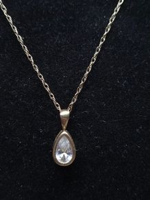 Vintage 9ct Gold Teardrop Pendant Necklace Fully Hallmarked