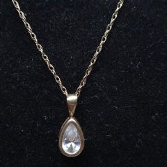 Vintage 9ct Gold Teardrop Pendant Necklace Fully Hallmarked
