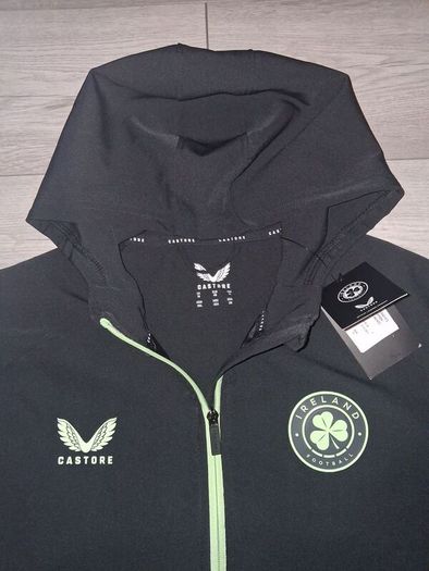 Brand New Castore Womens Ireland Presentation Jacket - Size - U.K.18 - Smaller Fit More A Size - U.K.16 - RRP - 75.00