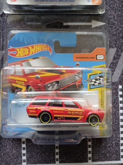 1/64 Hot Wheels Datsun 510 Wagon Lot x 6 , Plus Protectors
