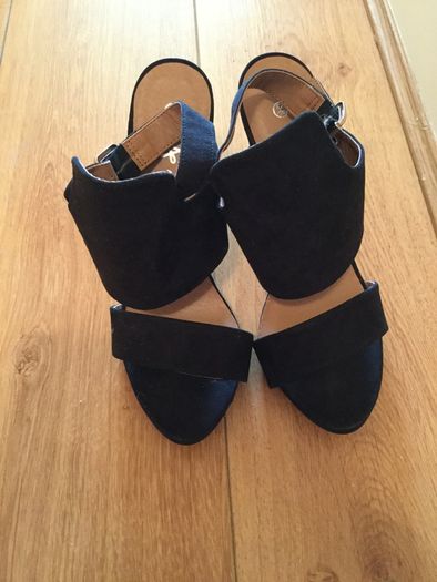 High heels size 6 brand new