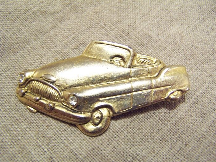 Vintage Buick Brooch/Pin Badge - Vintage American Car Collectible - Vintage Badge