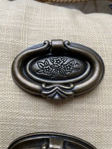Furniture door/drawer handles