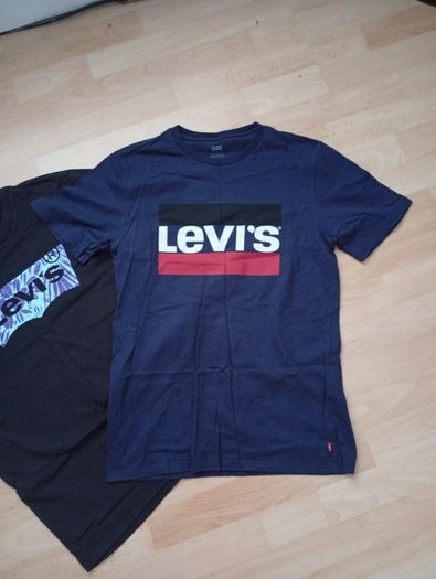 Levi's T-shirt x 2