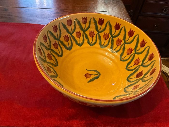 Nicholas Mosse Red Tulip vintage 9 inch diameter bowl