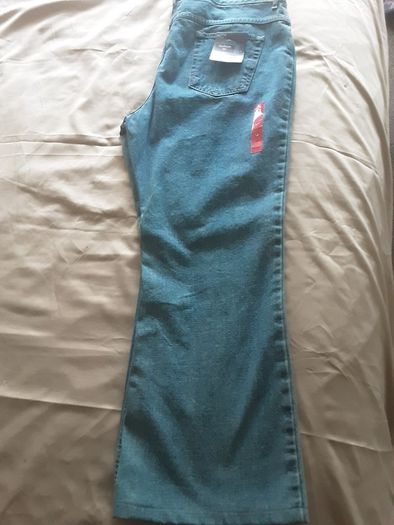 Jeans/Mark's and Spencer Fashion Fit Bootcut Jean's.. Size: 18UK