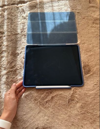 iPad Pro 12.9" 6th Gen 128 GB Wi-Fi