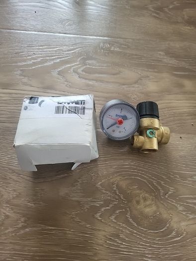 1/2"  3bar safety valve and gauge