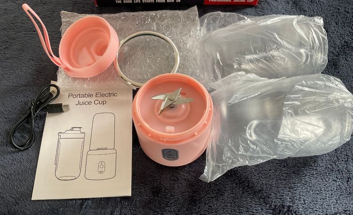 Portable Juicer Blender with travel mug