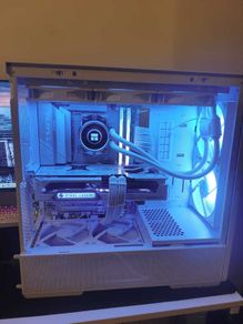 Custom White Gaming PC AMD RX 9070 XT 16 GB Ryzen 5 9600X 32GB Ram DDR5 2.5TB Storage