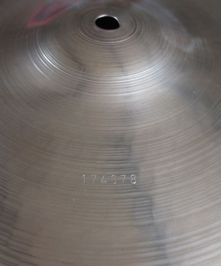 Paiste 2002 Black Label 18inch Med Crash Cymbal.