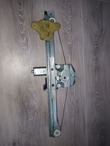 Renault captur rh front door window regulator