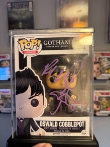 Funko Pop! DC Universe Gotham Oswald Cobblepot signed Robin Lord Taylor Autograph with umbrella drawing