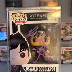 Funko Pop! DC Universe Gotham Oswald Cobblepot signed Robin Lord Taylor Autograph with umbrella drawing