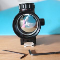 Omegon red dot finder to fit dslr flash shoe.