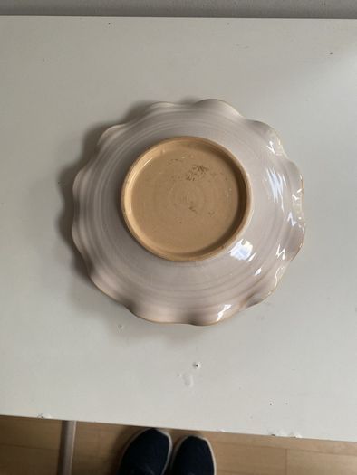 Reduced Pretty ceramic dish