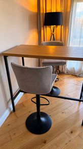 Solid Oak Bar Table with 2 Upholstered Bar Stools