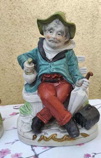 Two man figurines of Capodimonte style
