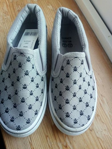 BNWT Size 8 Grey Boys Slip On Shoes