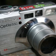 Pentax Optio 550 5MP Digital Camera with 5x Optical Zoom Works